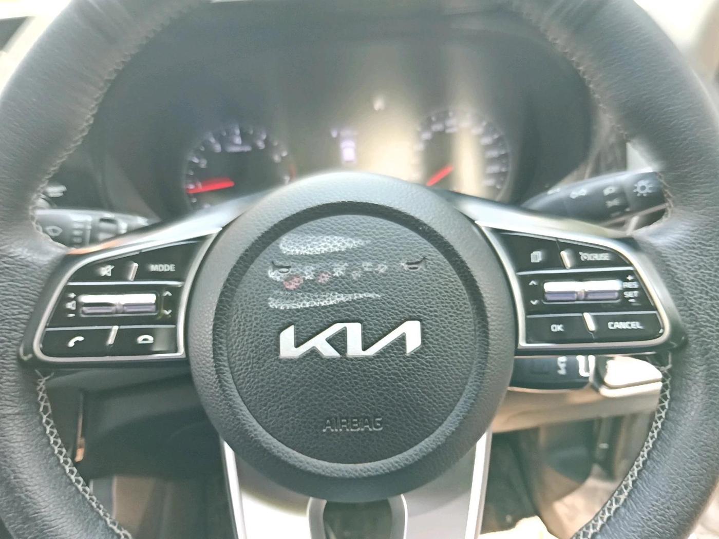 2023 KIA SELTOS  HTE 1.5 PETROL MT, Petrol, Manual, 49,359 km, interior