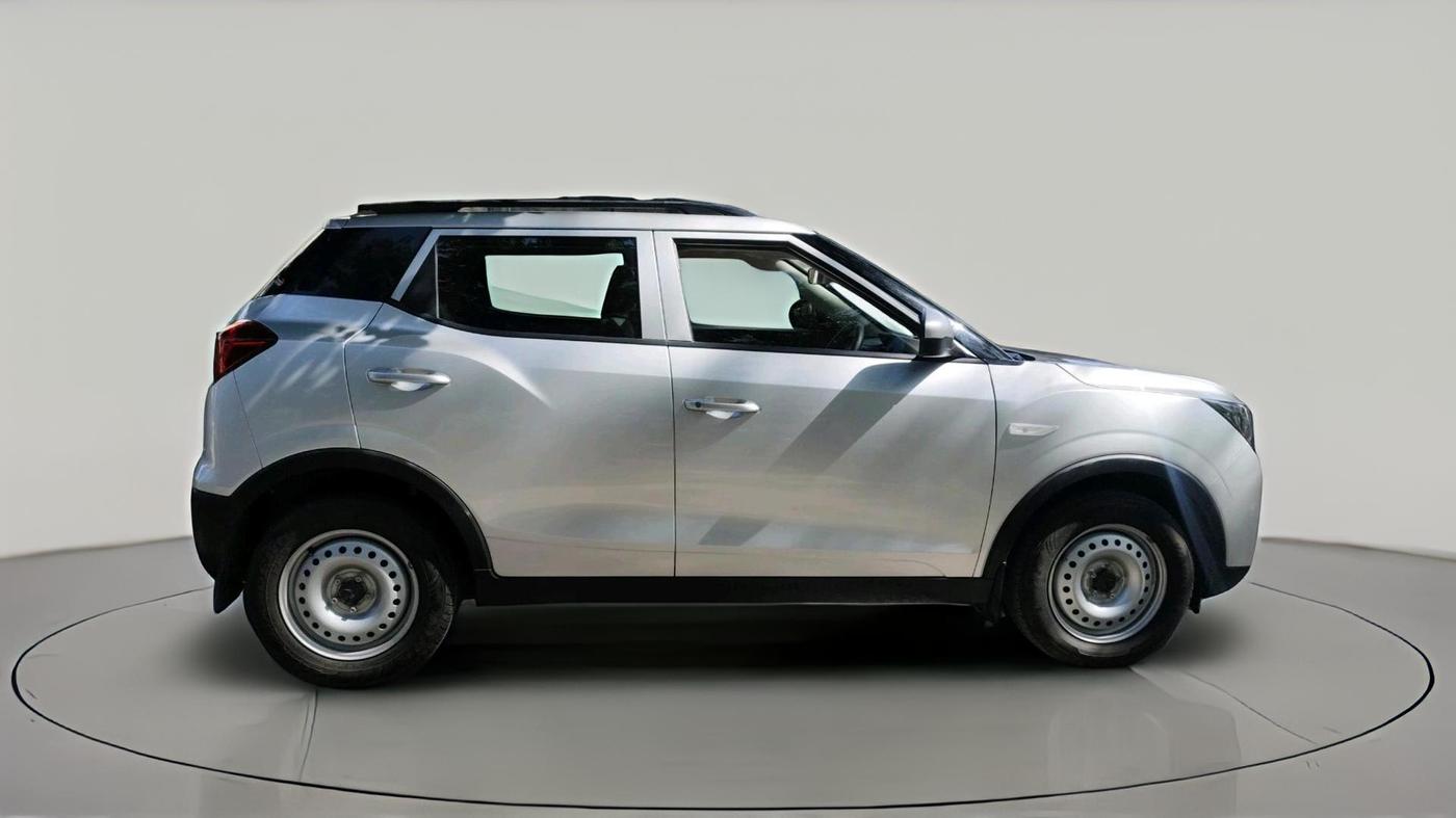 2023 Mahindra XUV300 W4 1.5 DIESEL, Diesel, Manual, 19,891 km, exterior