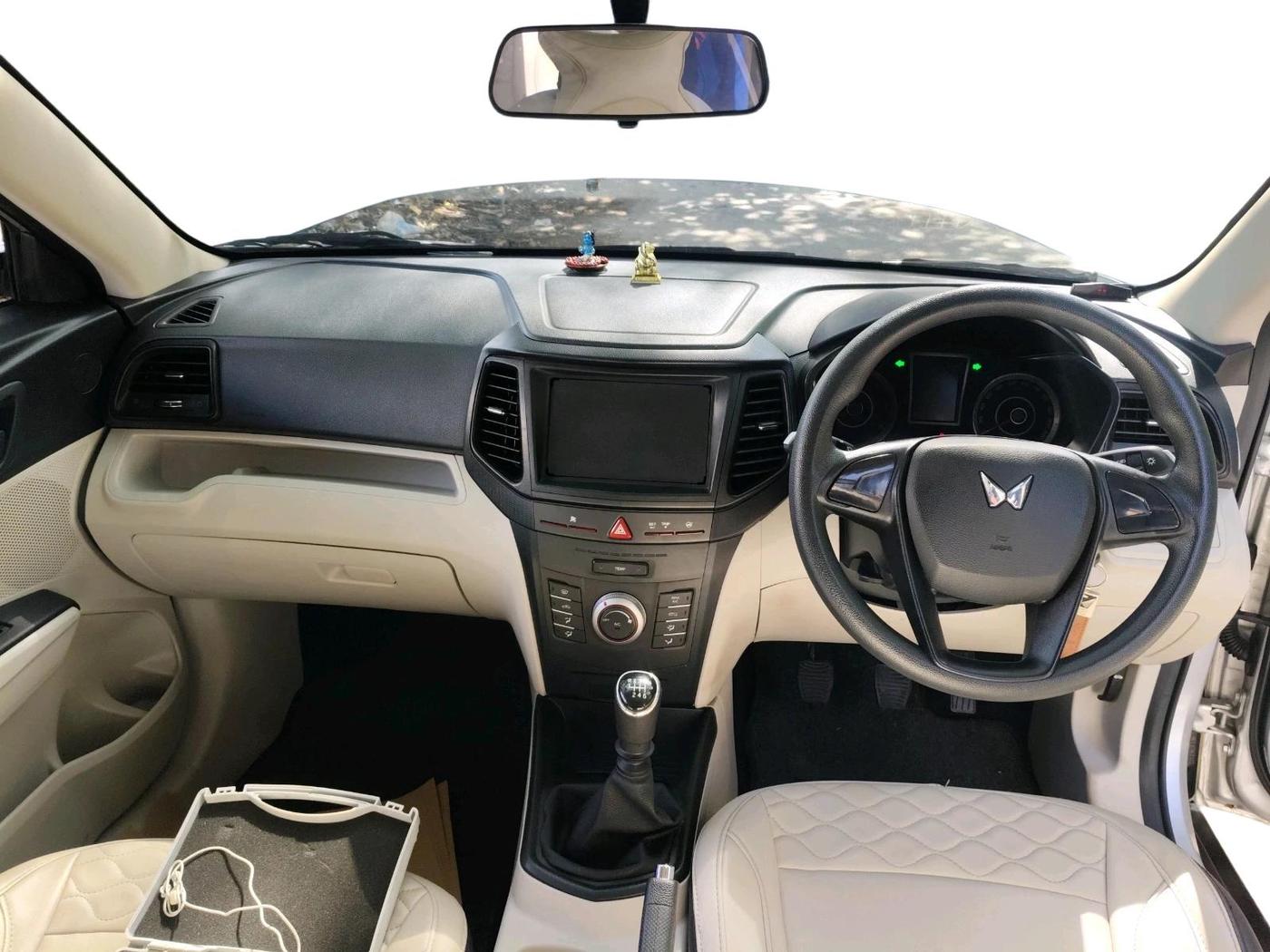 2023 Mahindra XUV300 W4 1.5 DIESEL, Diesel, Manual, 19,891 km, interior