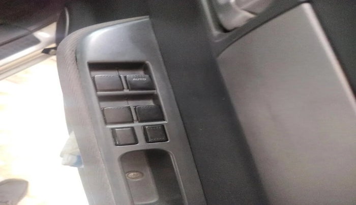 2009 Maruti Swift VXI 1.3, Petrol, Manual, 69,212 km, interior