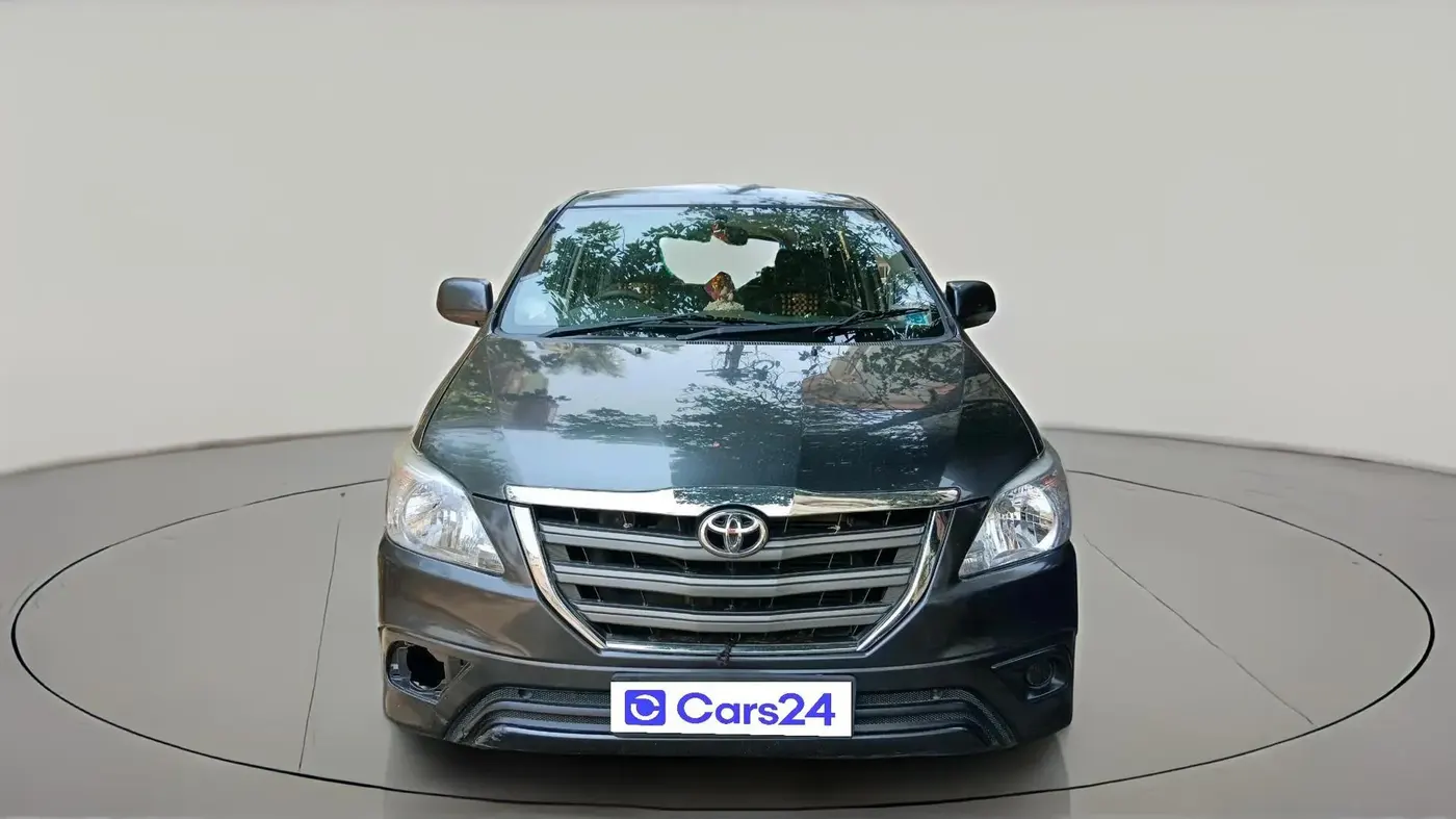2015 Toyota Innova 2.5 GX 8 STR, Diesel, Manual, 2,92,203 km, exterior
