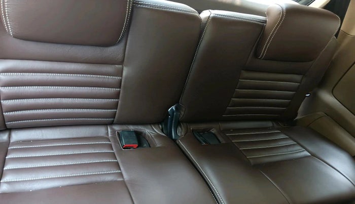 2015 Toyota Innova 2.5 GX 8 STR, Diesel, Manual, 2,92,203 km, interior
