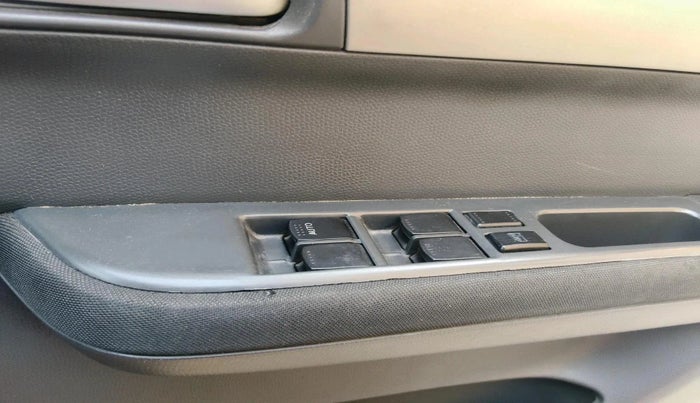 2010 Maruti Swift VXI, Petrol, Manual, 91,473 km, interior