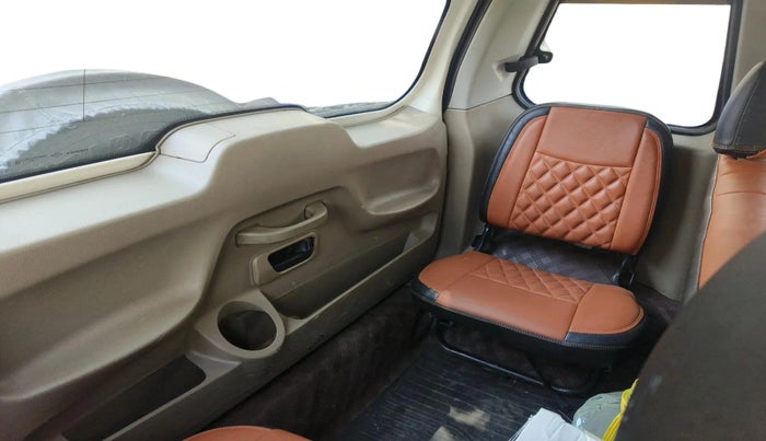 2017 Mahindra TUV300 T8, Diesel, Manual, 1,09,624 km, interior