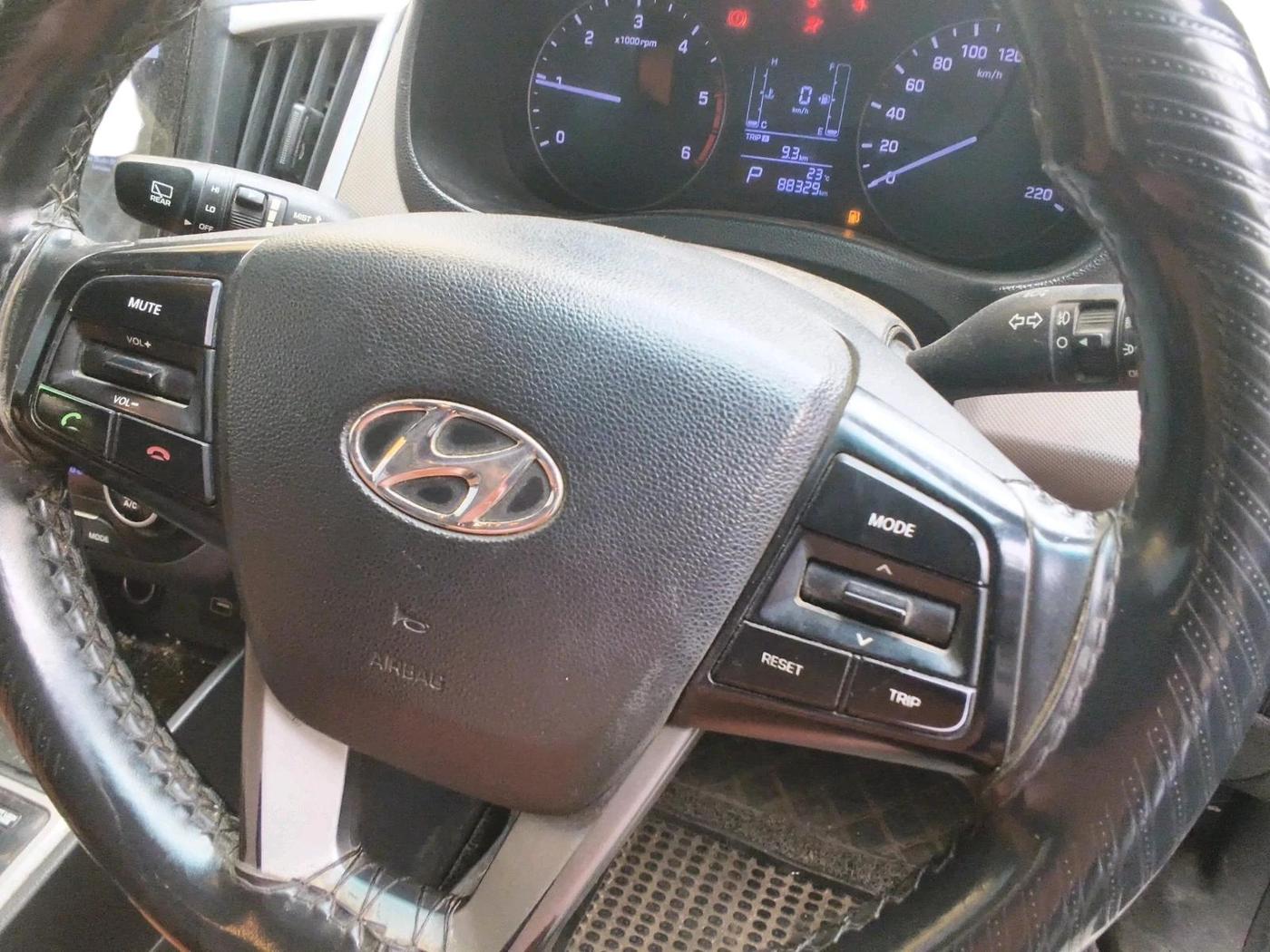 2017 Hyundai Creta SX PLUS AT 1.6 DIESEL, Diesel, Automatic, 88,329 km, interior