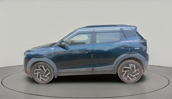 2025 Mahindra XUV 3XO AX7 1.2 TGDi AT, Petrol, Automatic, 19,547 km, exterior