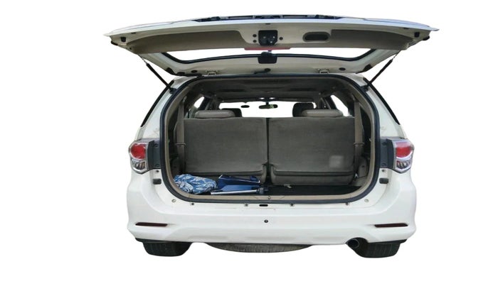 2013 Toyota Fortuner 3.0 4X2 AT, Diesel, Automatic, 1,25,273 km, exterior