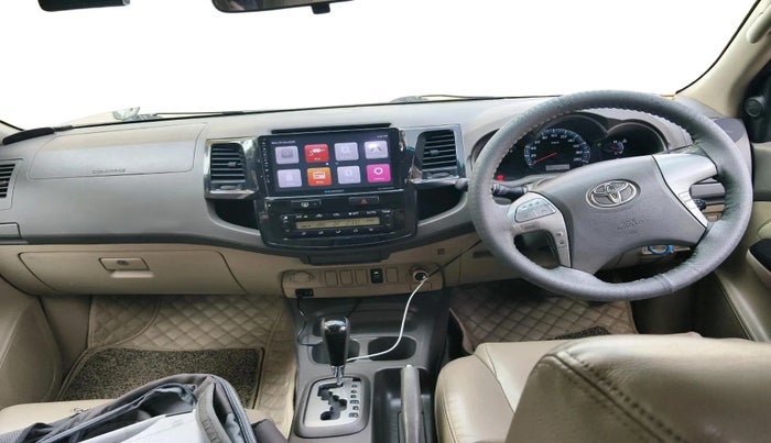 2013 Toyota Fortuner 3.0 4X2 AT, Diesel, Automatic, 1,25,273 km, interior