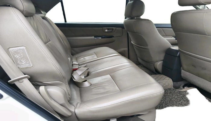 2013 Toyota Fortuner 3.0 4X2 AT, Diesel, Automatic, 1,25,273 km, interior