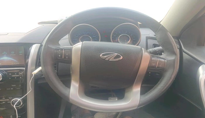 2018 Mahindra XUV500 W11, Diesel, Manual, 51,536 km, interior