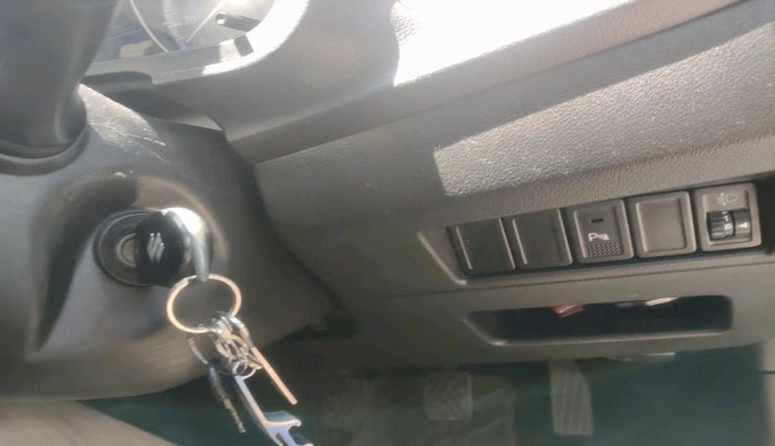 2017 Maruti Baleno DELTA PETROL 1.2, Petrol, Manual, 74,218 km, interior