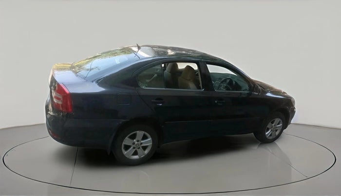 2012 Skoda Laura AMBIENTE 2.0 TDI CR MT, Diesel, Manual, 67,935 km, exterior