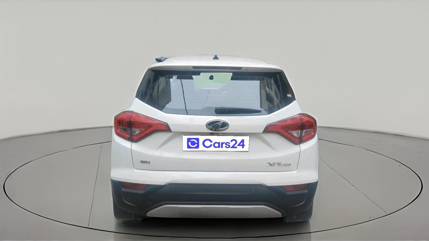 2021 Mahindra XUV300 W8 1.2 PETROL, Petrol, Manual, 45,131 km, exterior