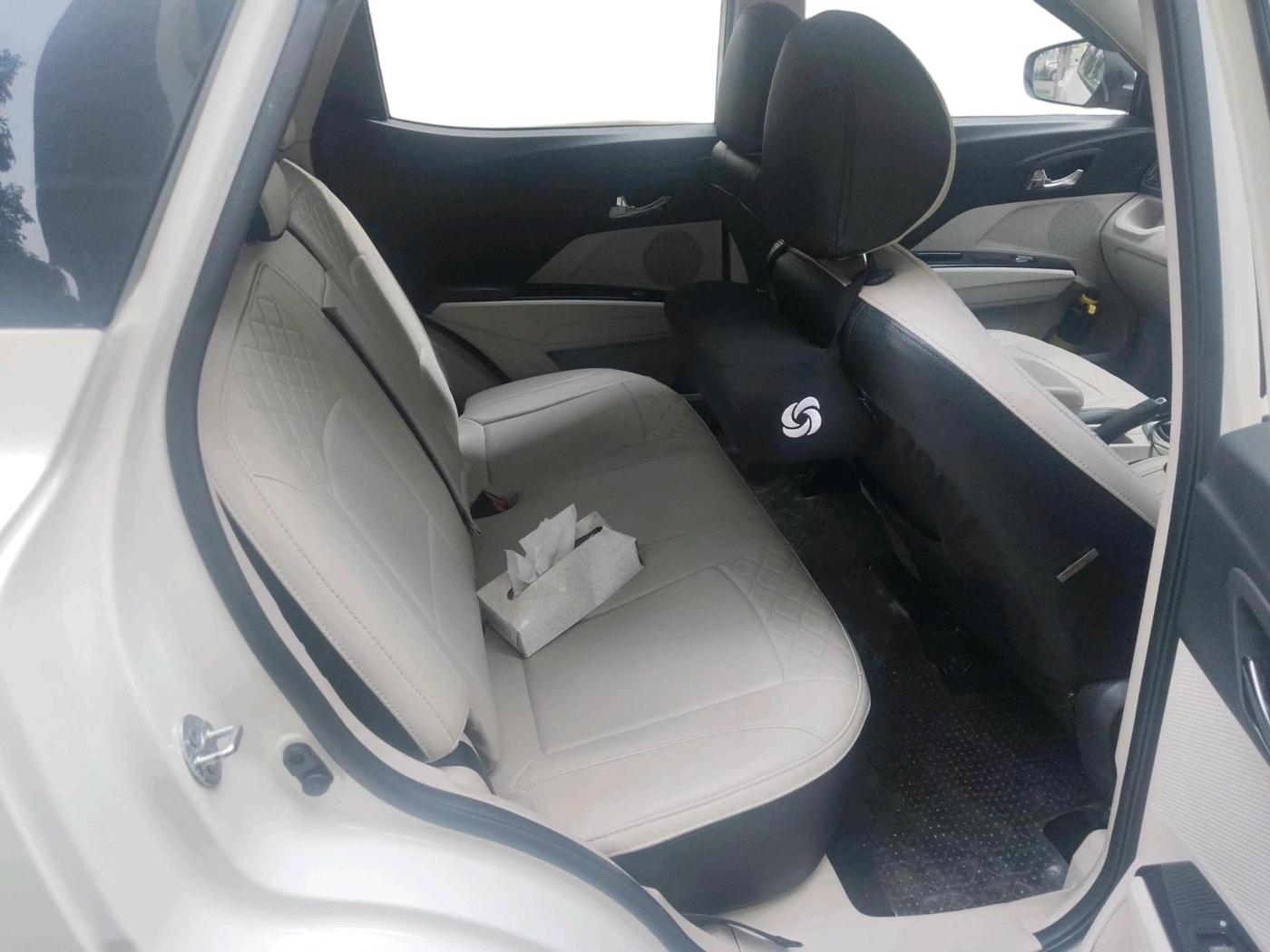 2021 Mahindra XUV300 W8 1.2 PETROL, Petrol, Manual, 45,131 km, interior