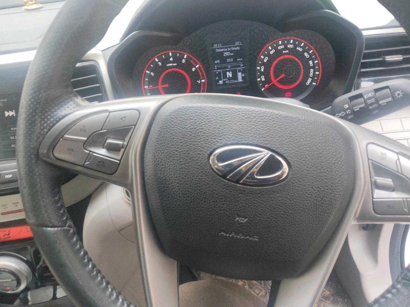 2021 Mahindra XUV300 W8 1.2 PETROL, Petrol, Manual, 45,131 km, interior