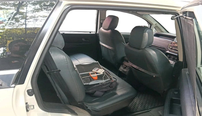 2018 Tata Hexa XE 4X2 7 STR, Diesel, Manual, 1,70,542 km, interior