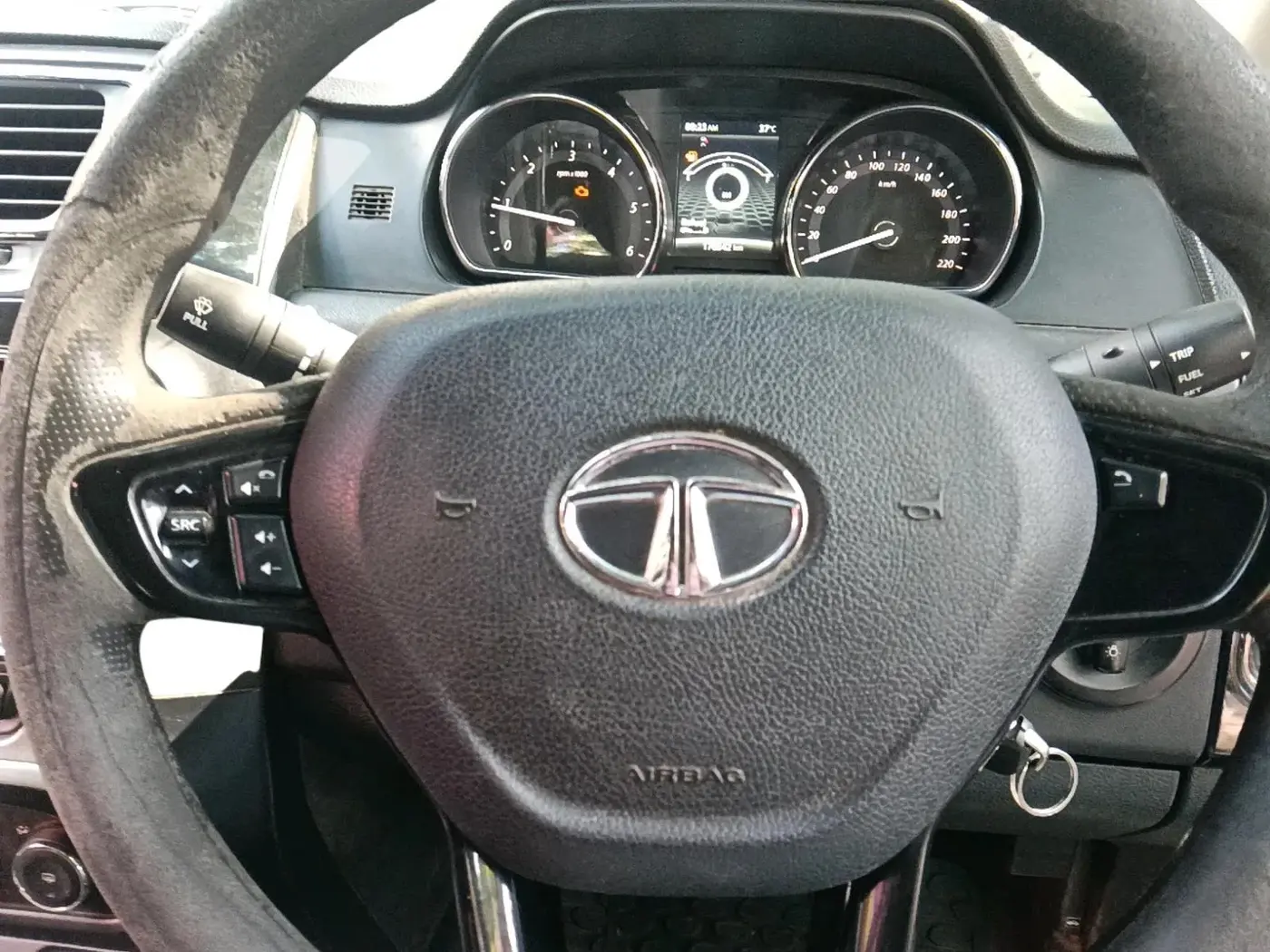 2018 Tata Hexa XE 4X2 7 STR, Diesel, Manual, 1,70,542 km, interior