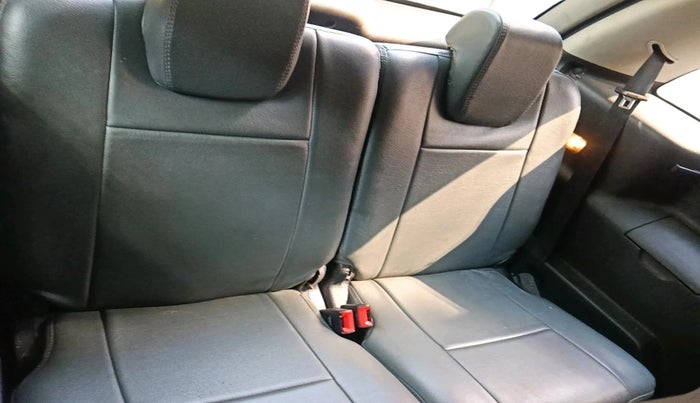 2018 Tata Hexa XE 4X2 7 STR, Diesel, Manual, 1,70,542 km, interior