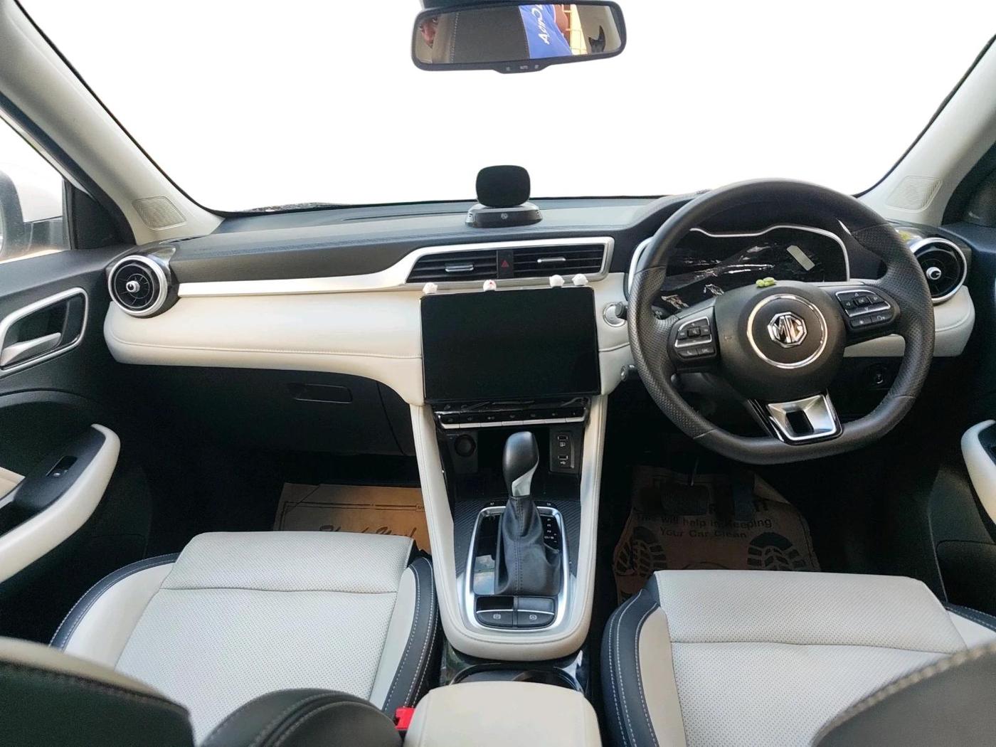 2024 MG ASTOR Sharp Pro 1.5 CVT (Ivory), Petrol, Automatic, 11,201 km, interior
