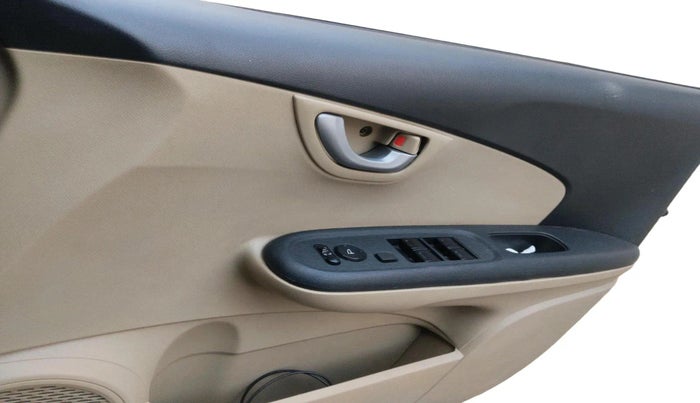 2015 Honda Amaze 1.2L I-VTEC VX, Petrol, Manual, 78,232 km, interior