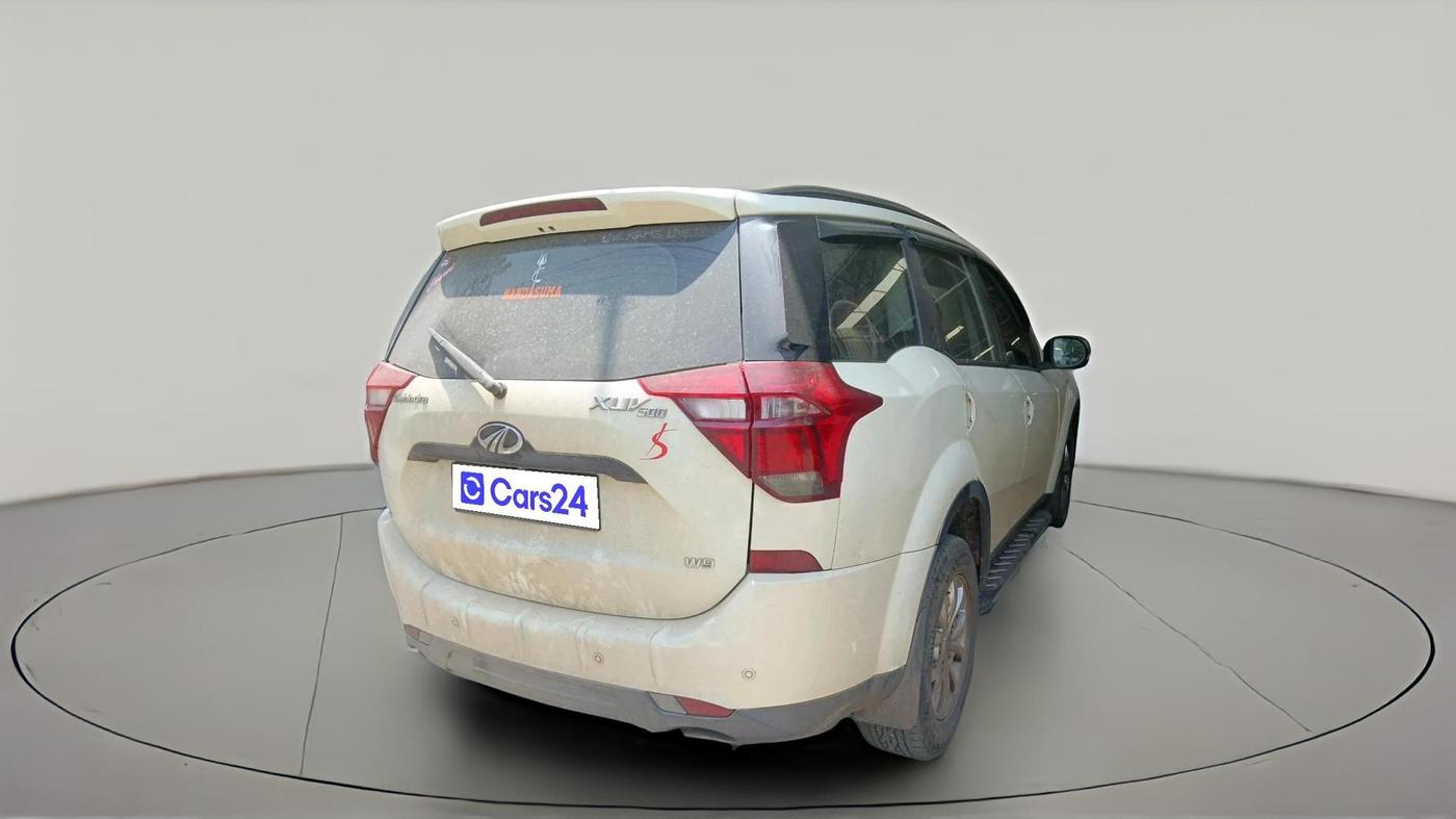 2018 Mahindra XUV500 W9, Diesel, Manual, 2,04,574 km, exterior