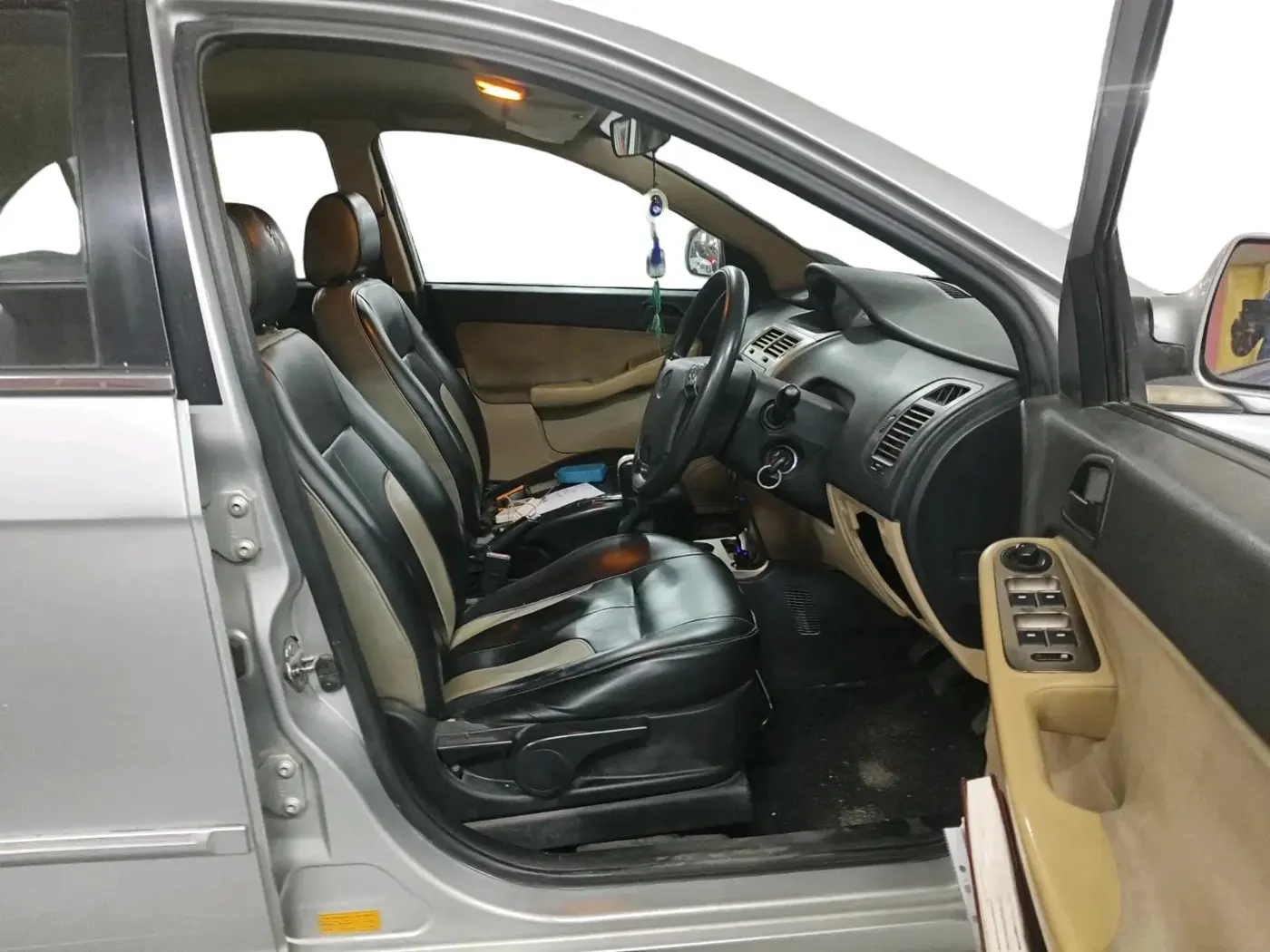 2011 Tata Indica Vista VX QUADRAJET, Diesel, Manual, 1,76,636 km, interior