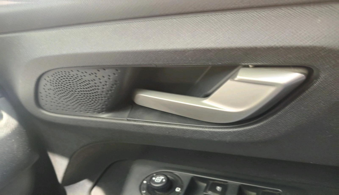 2025 Tata PUNCH Creative Plus (S) AMT, Petrol, Automatic, 17,703 km, interior