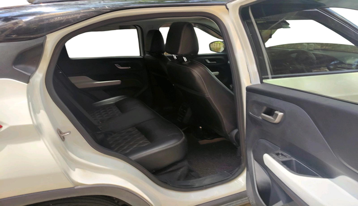 2025 Tata PUNCH Creative Plus (S) AMT, Petrol, Automatic, 17,703 km, interior