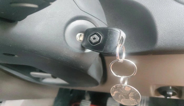 2018 Renault Duster RXL PETROL, Petrol, Manual, 1,02,542 km, interior