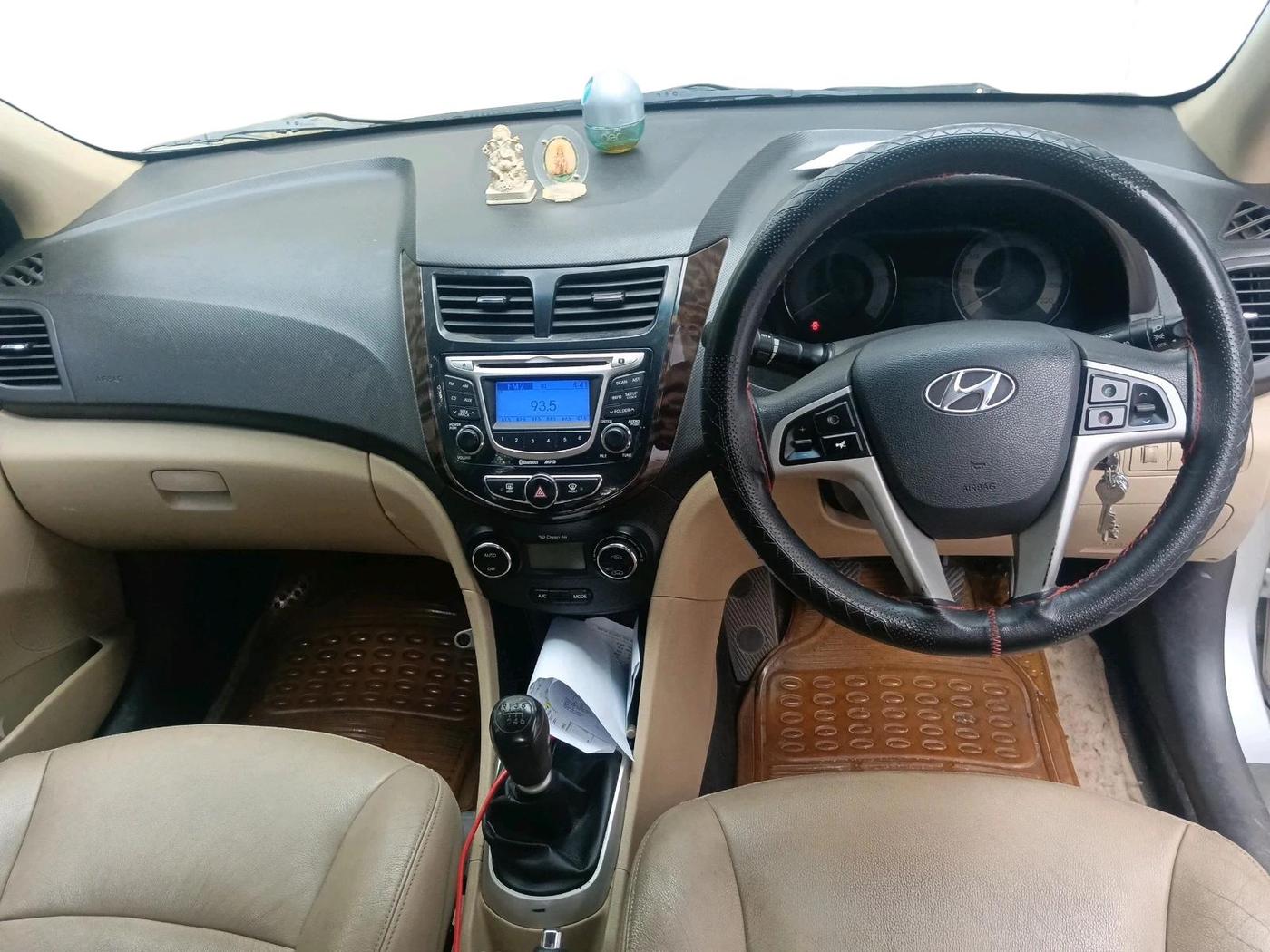 2012 Hyundai Verna FLUIDIC 1.6 CRDI SX, Diesel, Manual, 98,620 km, interior