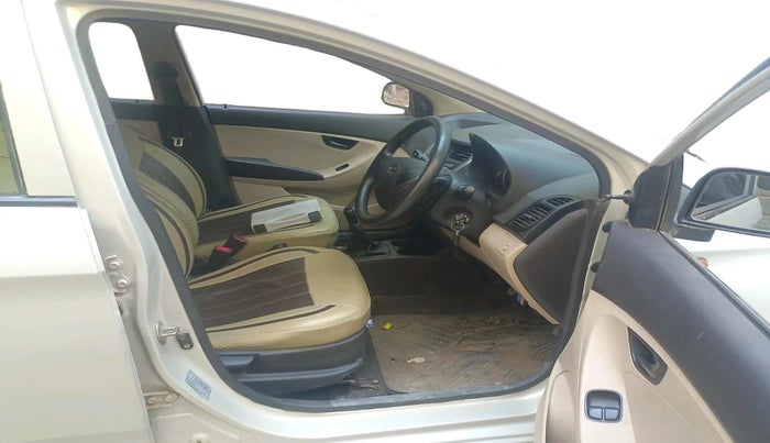 2013 Hyundai Eon MAGNA +, Petrol, Manual, 84,820 km, interior