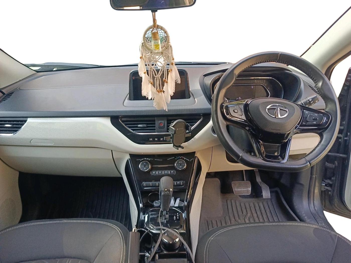 2023 Tata NEXON XZA PLUS SUNROOF PETROL, Petrol, Automatic, 24,106 km, interior