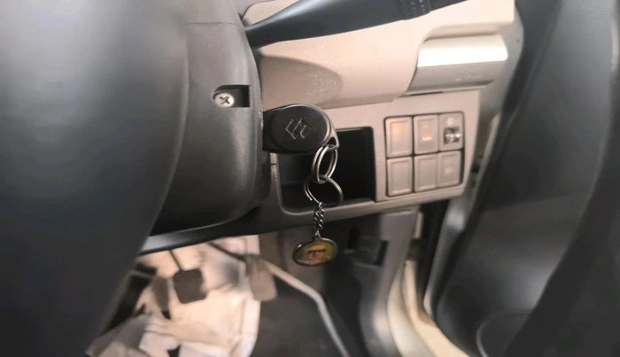 2011 Maruti Wagon R 1.0 VXI, Petrol, Manual, 1,19,012 km, interior