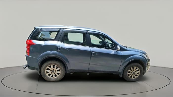 2017 Mahindra XUV500 W10 1.99, Diesel, Manual, 93,906 km, exterior