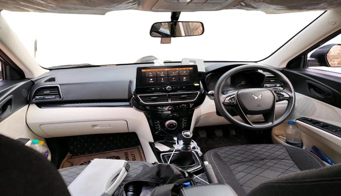 2024 Mahindra XUV 3XO MX3 1.2 L TCMPFi, Petrol, Manual, 17,130 km, interior