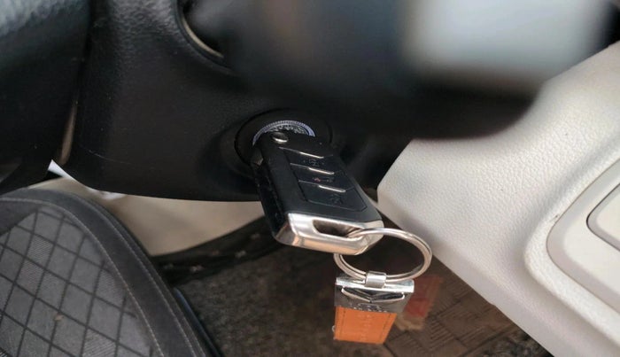 2024 Mahindra XUV 3XO MX3 1.2 L TCMPFi, Petrol, Manual, 17,130 km, interior