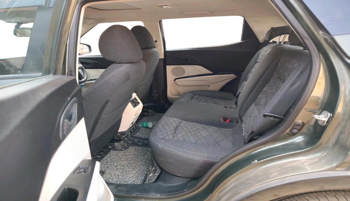 2024 Mahindra XUV 3XO MX3 1.2 L TCMPFi, Petrol, Manual, 17,130 km, interior