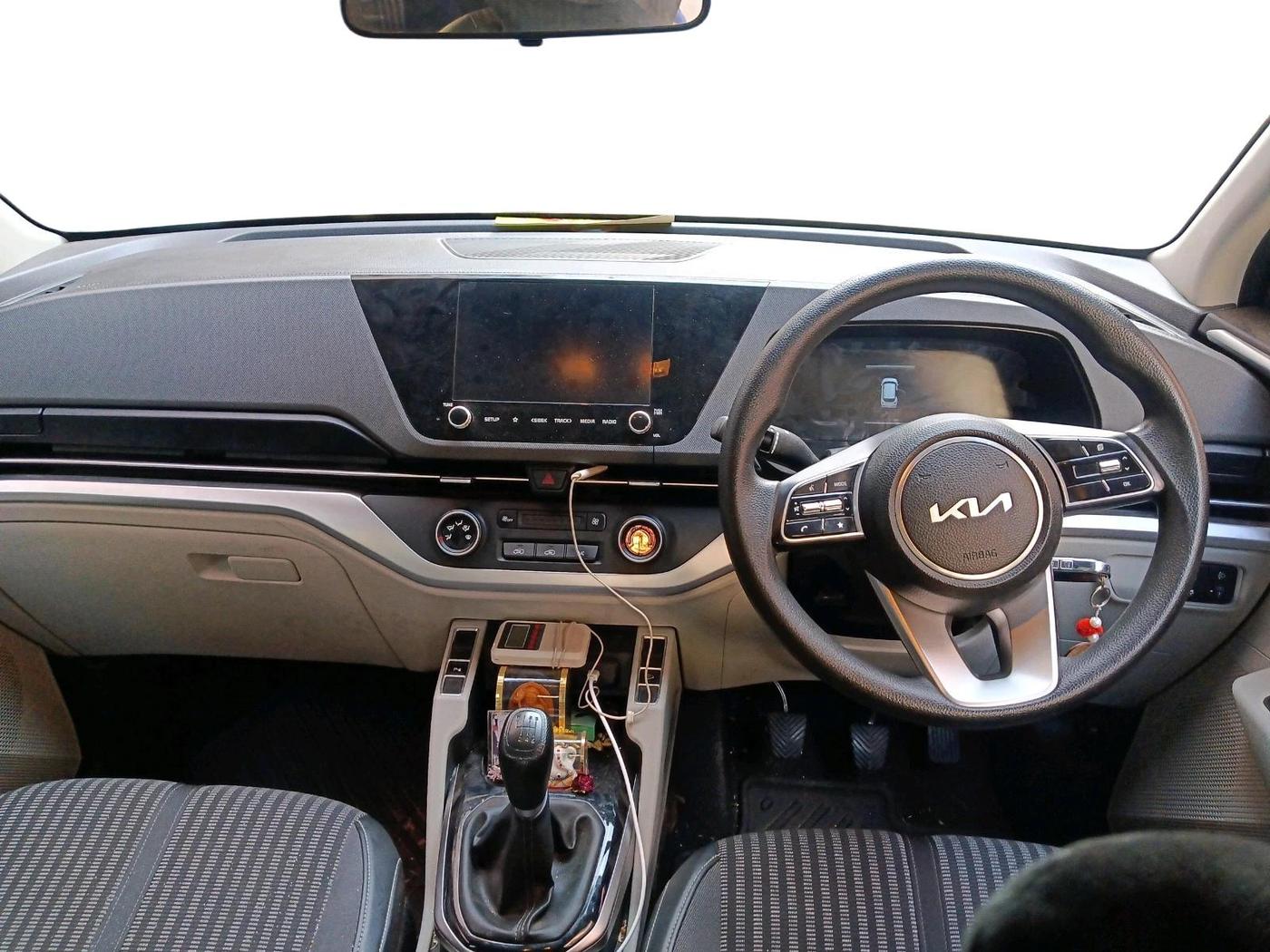 2024 KIA CARENS PRESTIGE 1.5 PETROL 7 STR, Petrol, Manual, 18,974 km, interior
