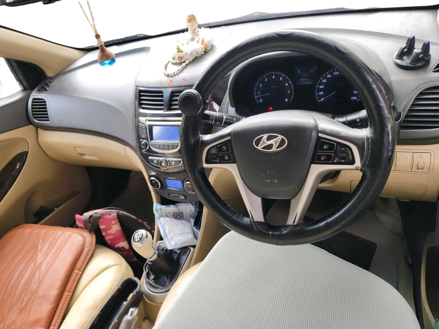 2013 Hyundai Verna FLUIDIC 1.6 VTVT SX, Petrol, Manual, 1,65,640 km, interior