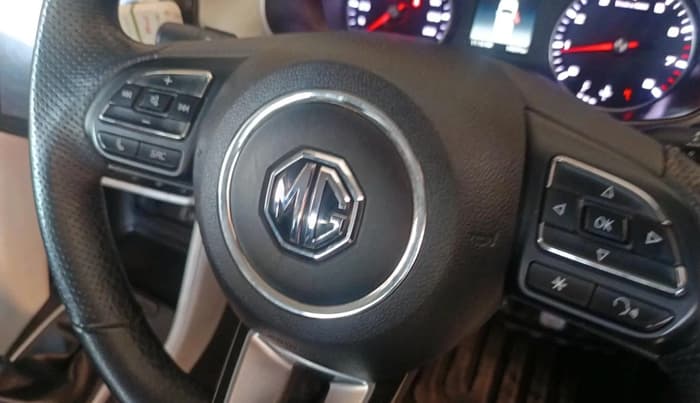2022 MG ASTOR SUPER 1.5 MT, Petrol, Manual, 15,000 km, interior