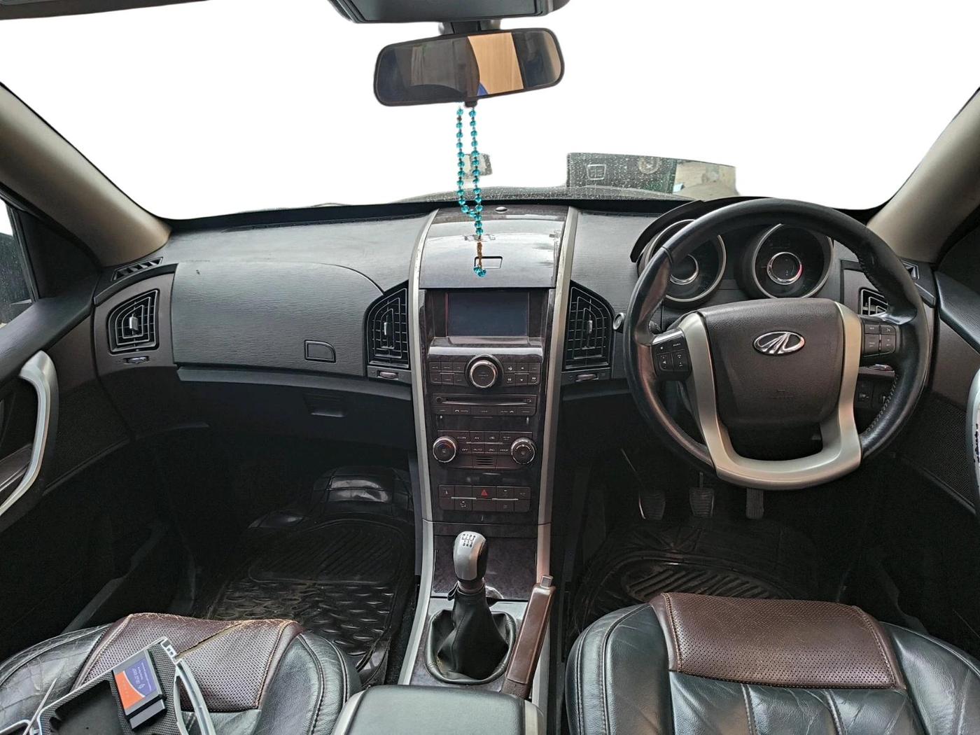 2014 Mahindra XUV500 W8, Diesel, Manual, 76,934 km, interior