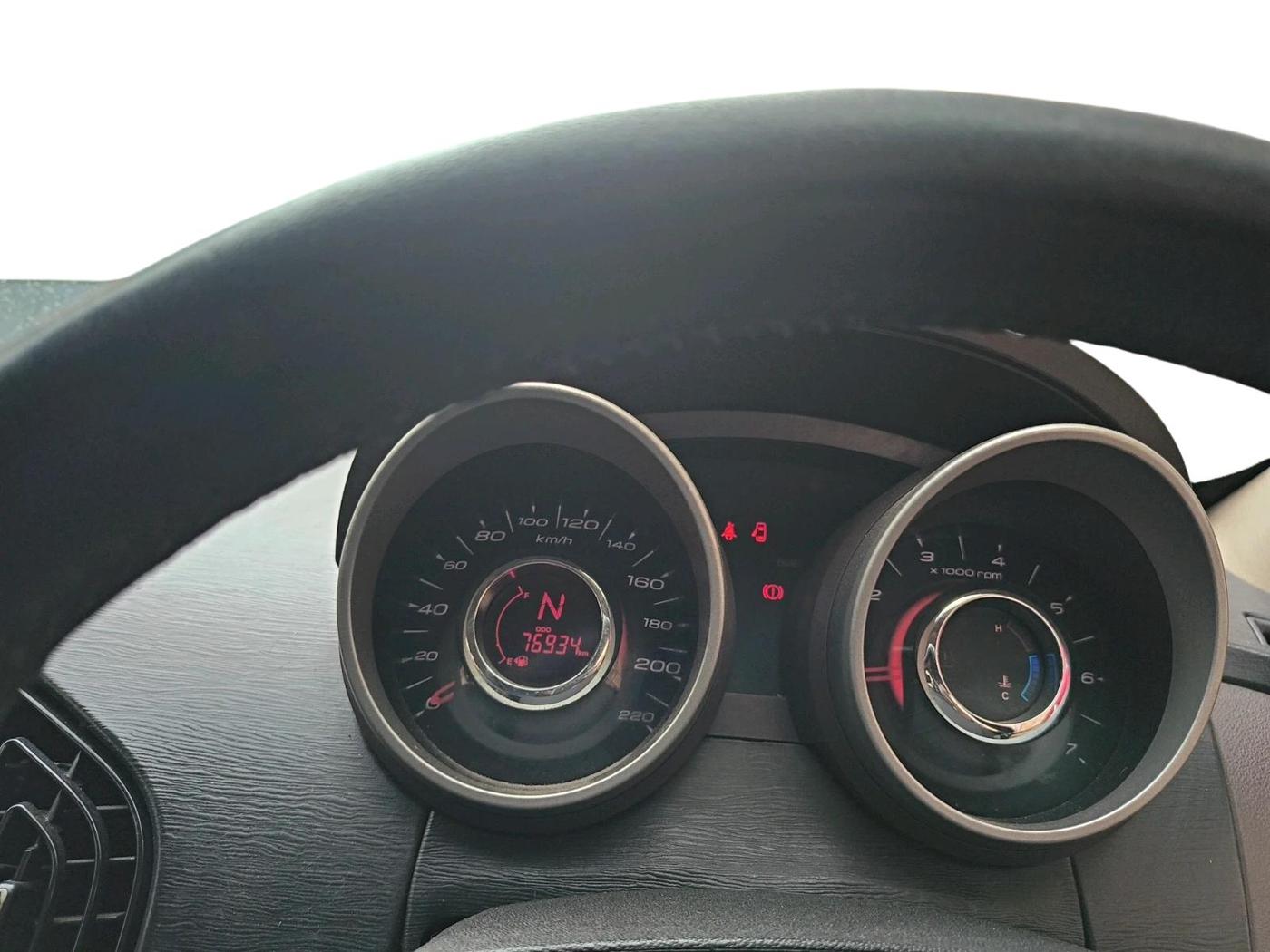 2014 Mahindra XUV500 W8, Diesel, Manual, 76,934 km, interior