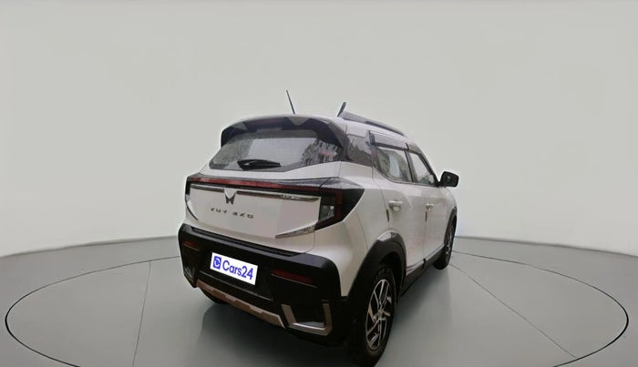 2024 Mahindra XUV 3XO AX5L 1.2 TGDi AT, Petrol, Automatic, 20,163 km, exterior