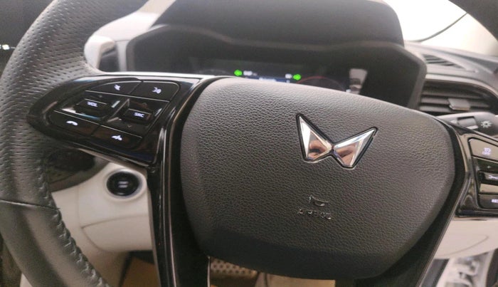 2024 Mahindra XUV 3XO AX5L 1.2 TGDi AT, Petrol, Automatic, 20,163 km, interior