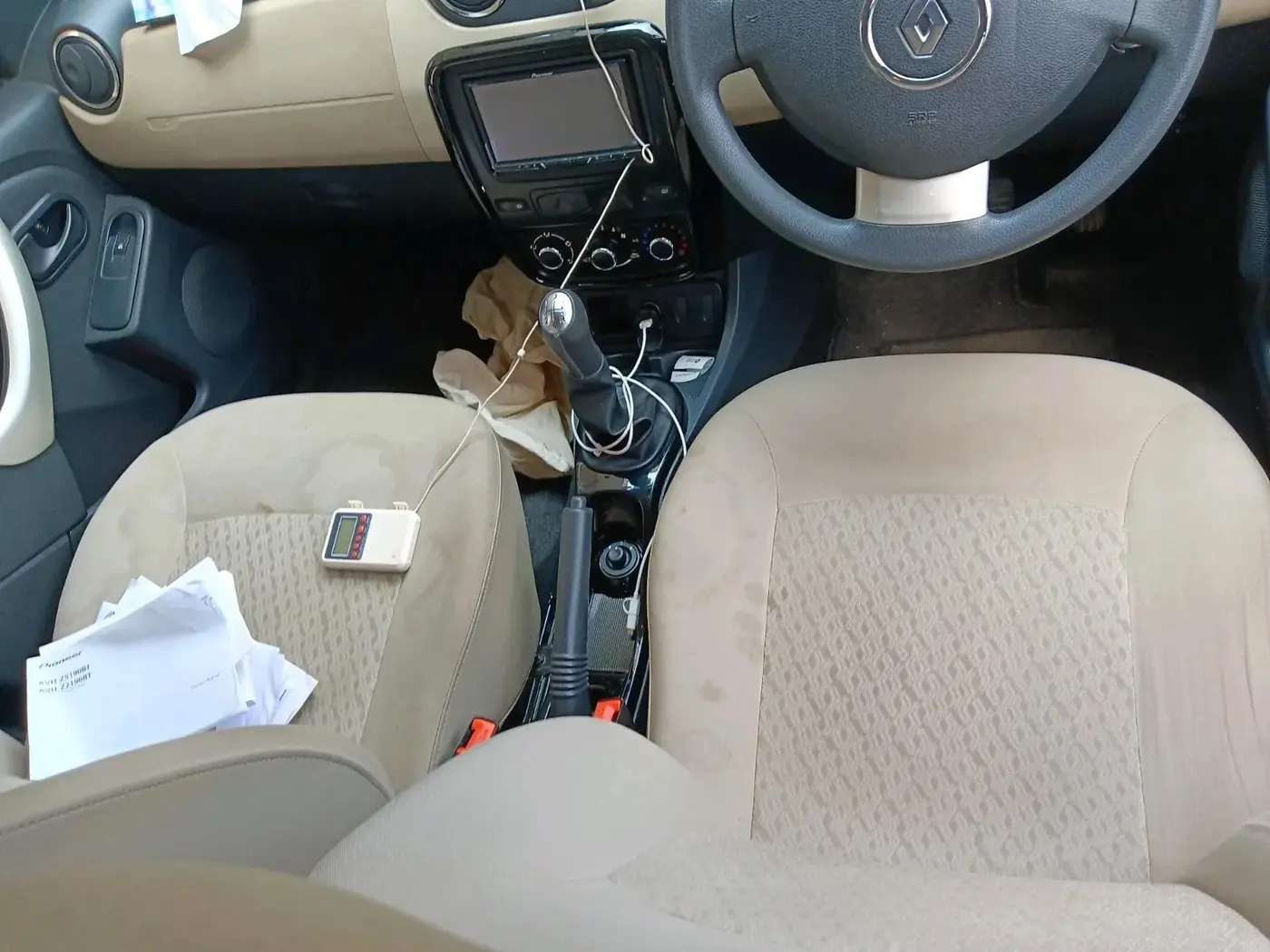 2014 Renault Duster RXL PETROL, Petrol, Manual, 57,900 km, interior