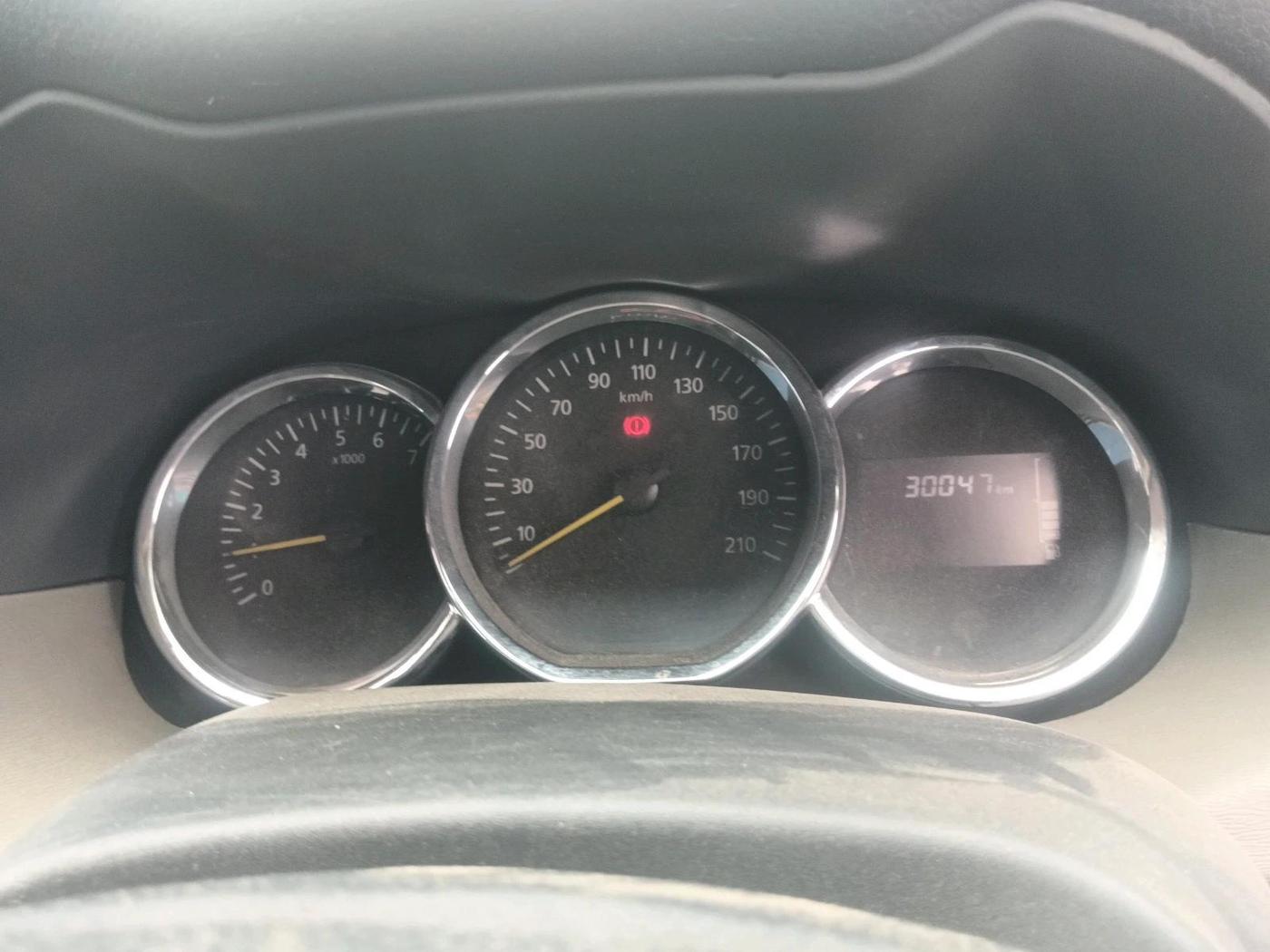 2015 Renault Duster 85 PS RXL DIESEL, Diesel, Manual, 30,047 km, interior