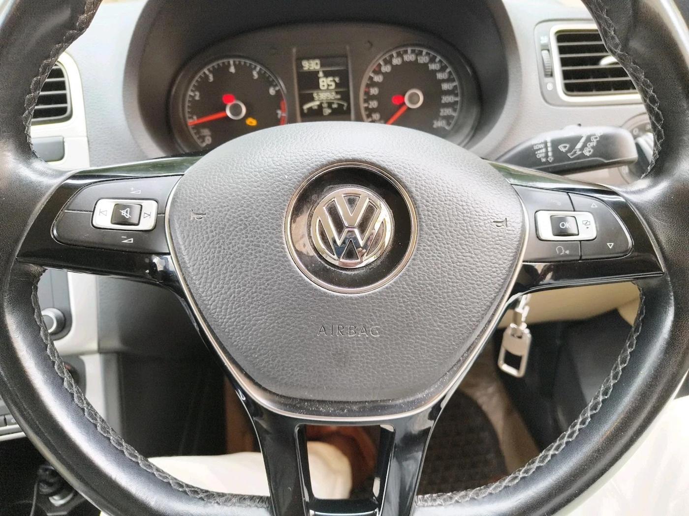 2016 Volkswagen Polo HIGHLINE1.2L, Petrol, Manual, 53,892 km, interior