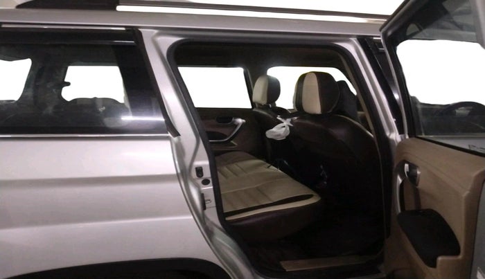 2019 Mahindra TUV300 T10, Diesel, Manual, 73,290 km, interior