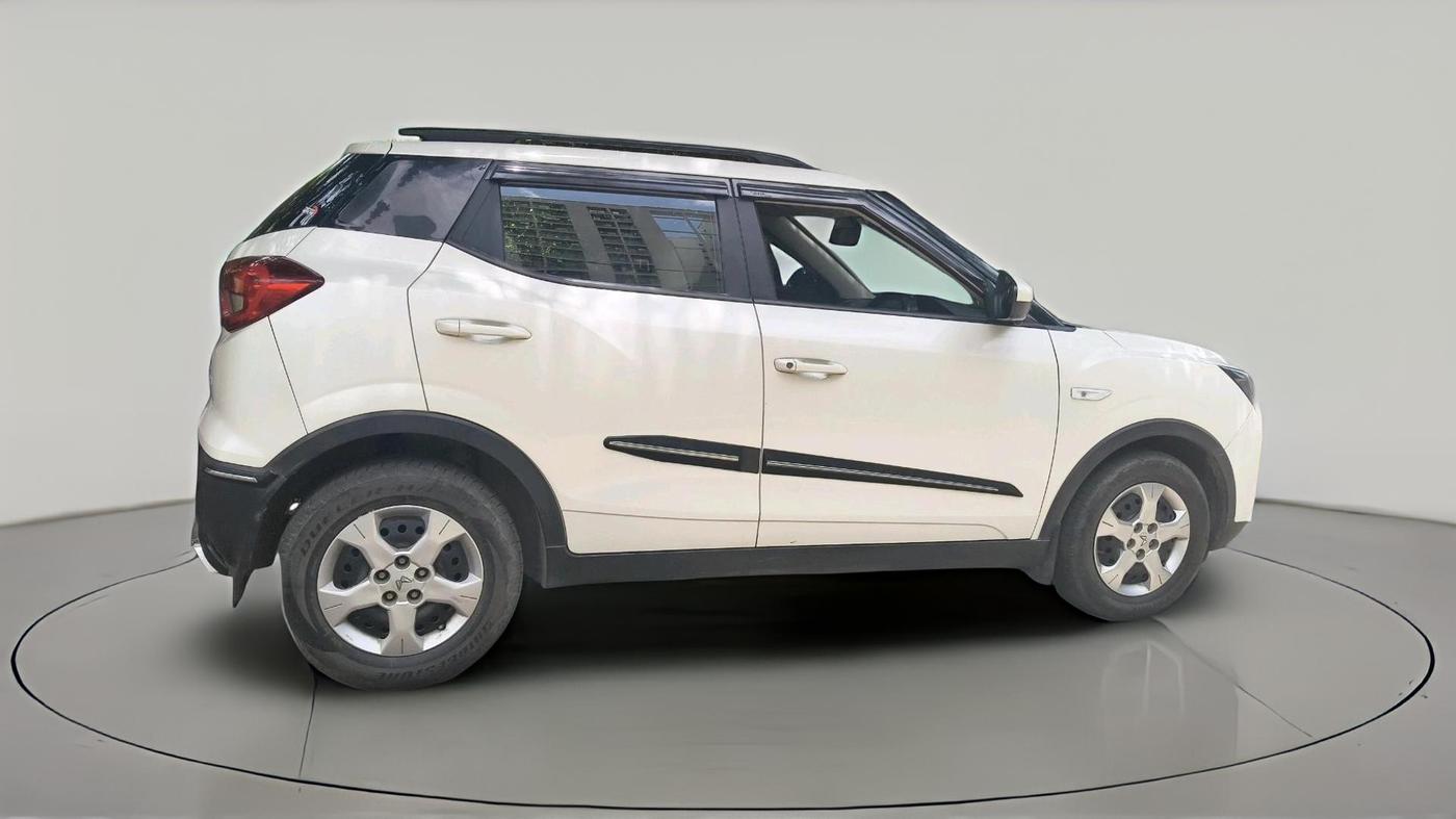 2022 Mahindra XUV300 W6 1.2 PETROL AMT, Petrol, Automatic, 34,435 km, exterior
