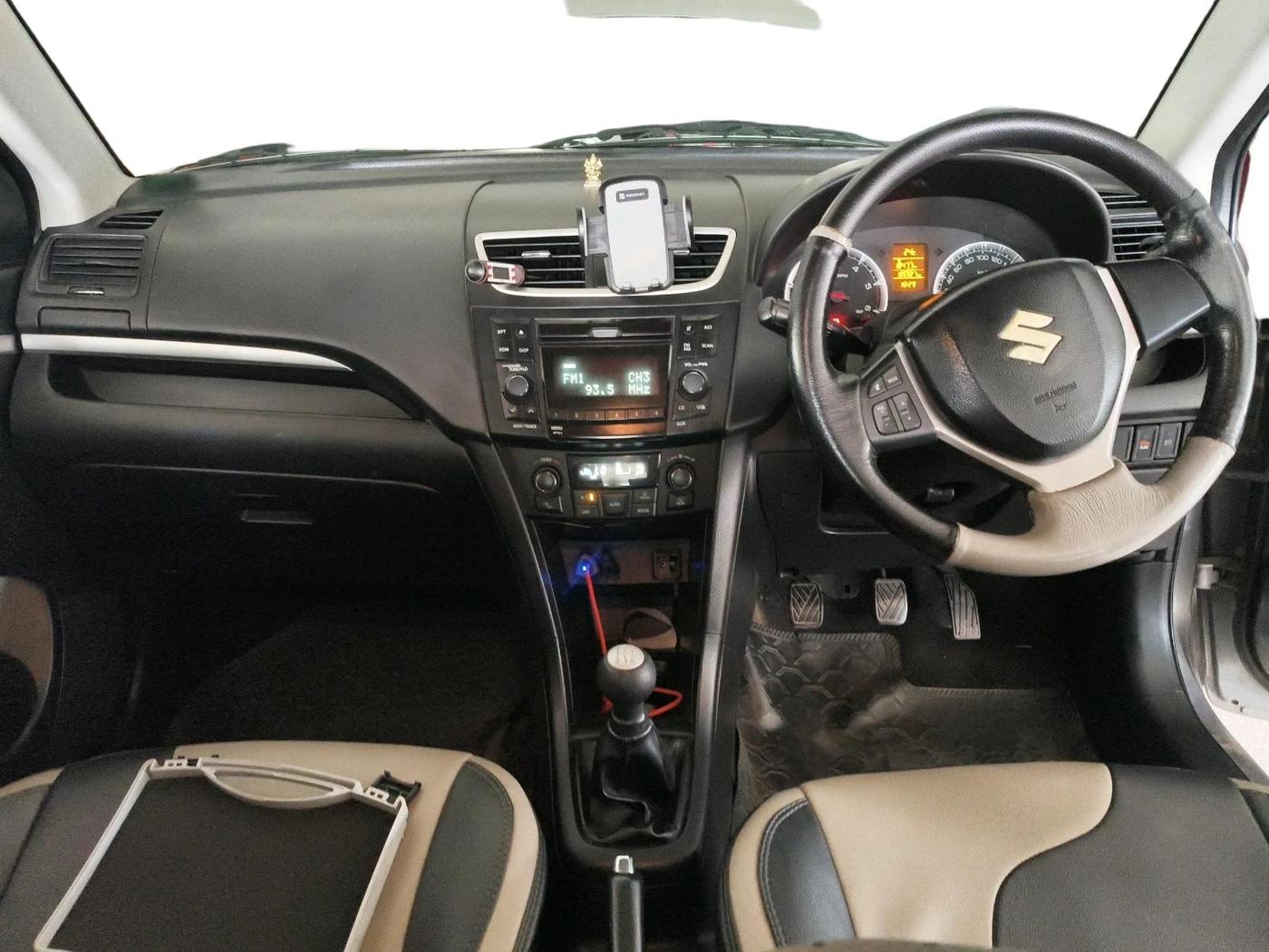 2013 Maruti Swift ZDI, Diesel, Manual, 1,05,927 km, interior